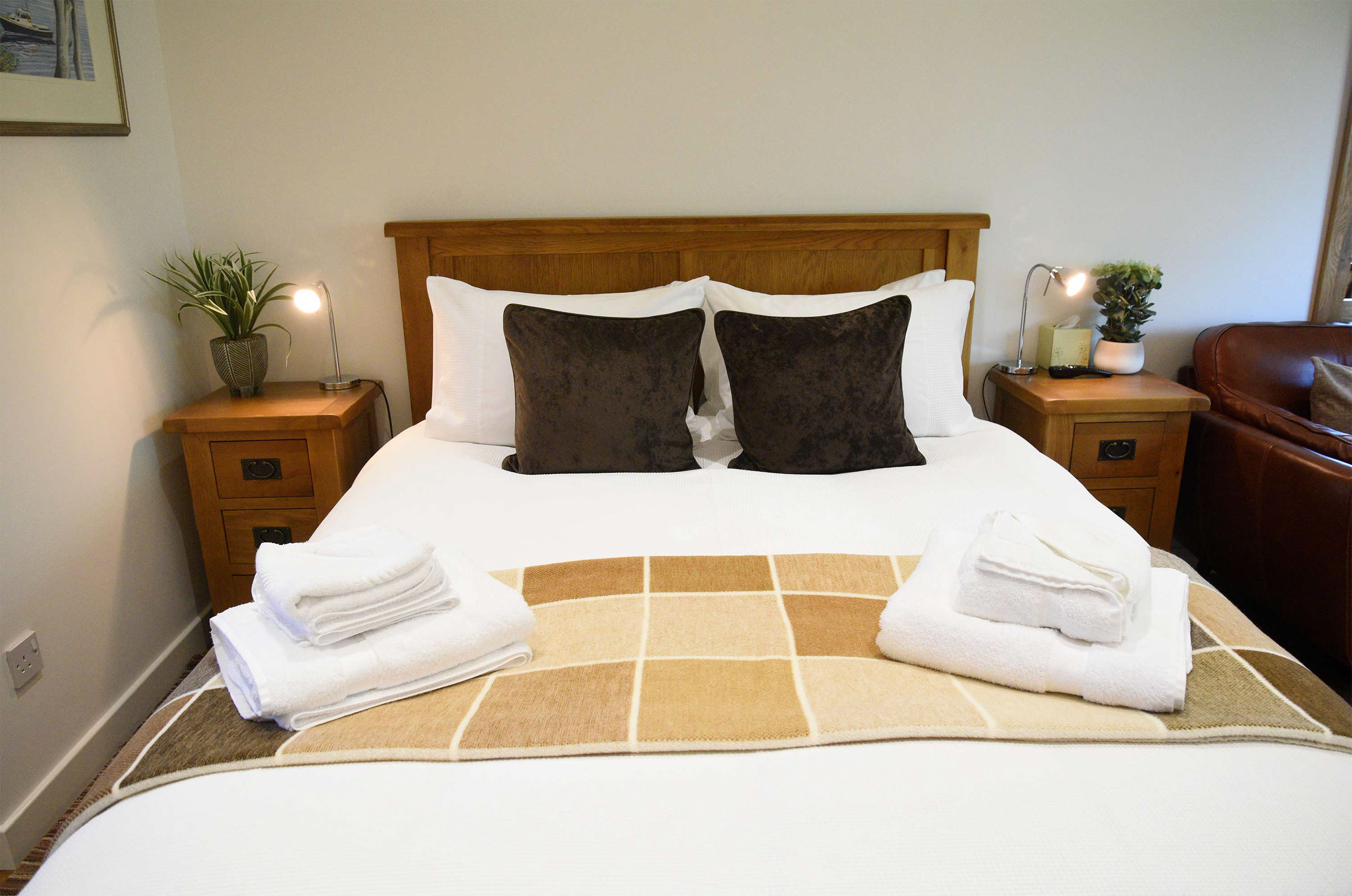 King Size Double bedroom at Chracaig Bheag self catering accommodation in Portree