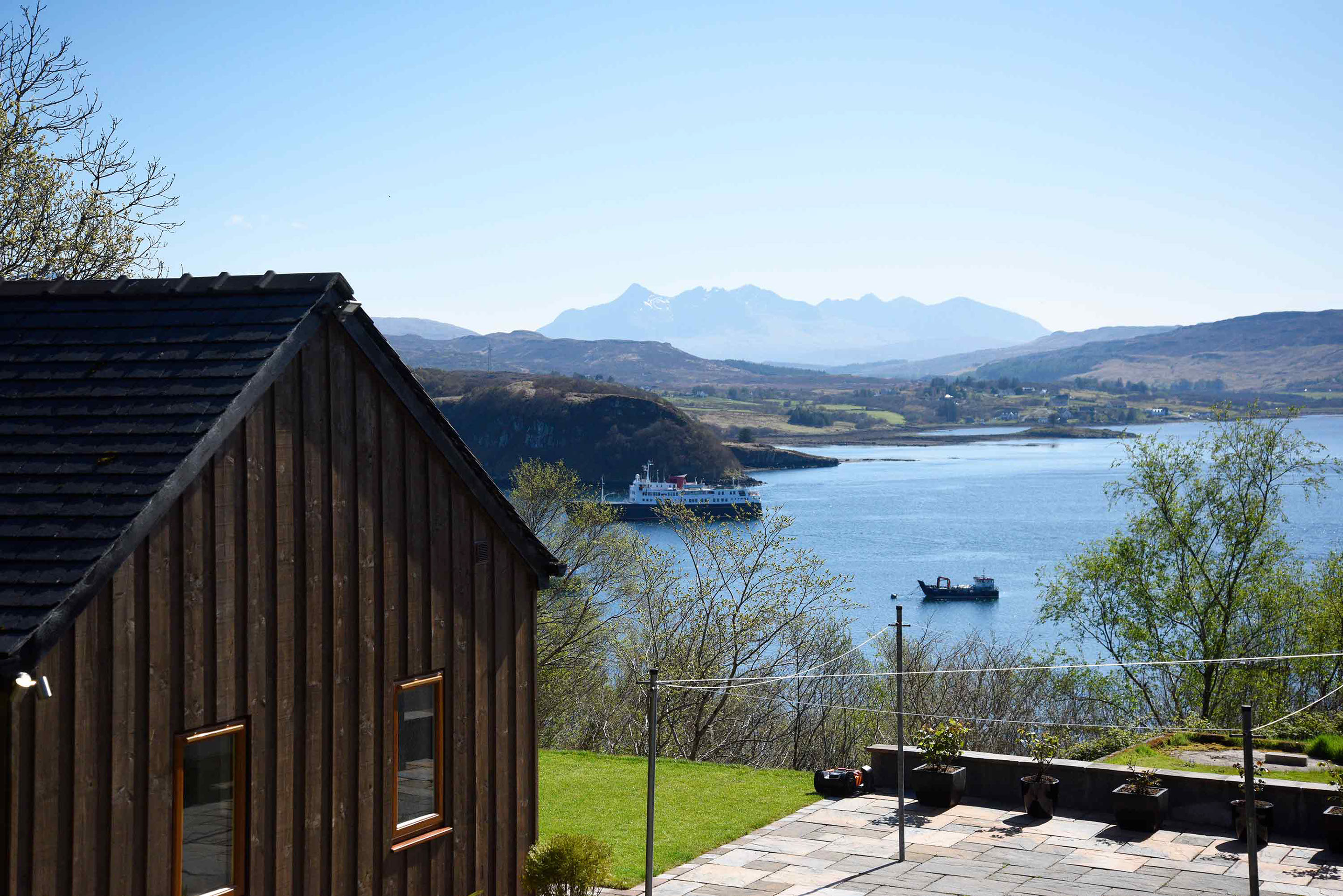 Chracaig Bheag self catering accommodation in Portree offers stunning sea views of the Isle of Skye